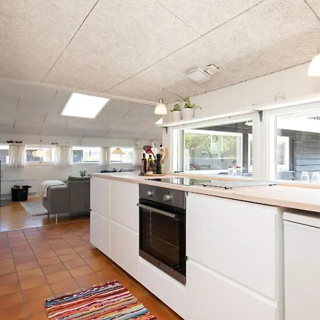 8 Person In * Blokhus