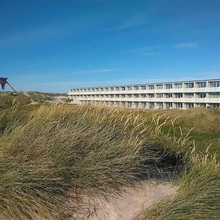 8 Person In * Blokhus